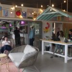 Vacances : l'essor des "hostels", les auberges de jeunesse nouvelle génération
          Nouveau moyen d'hébergement à la mode, l'hostel fonctionne comme une auberge de jeunesse avec des tarifs abordables et un design remis au goût du jour.